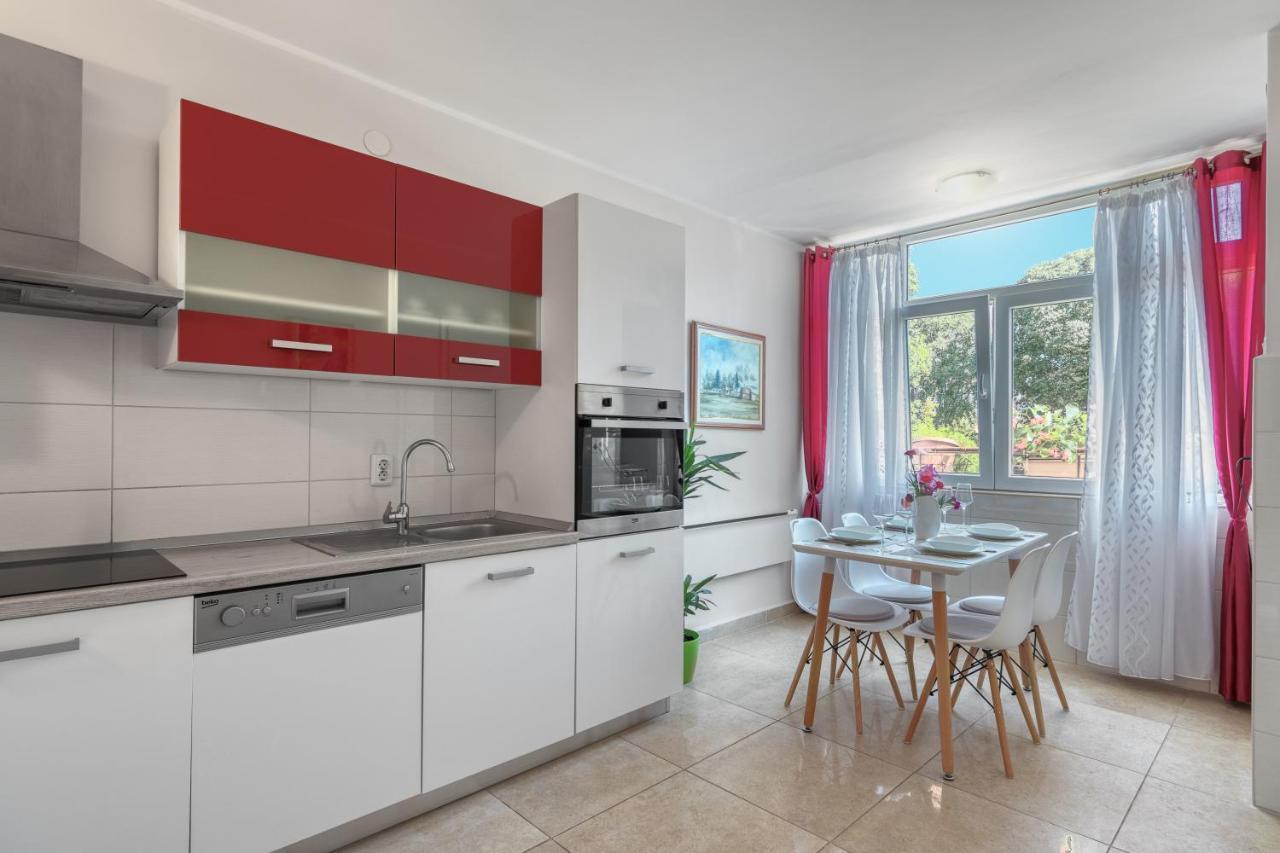 M & M Apartment Pula Exterior photo