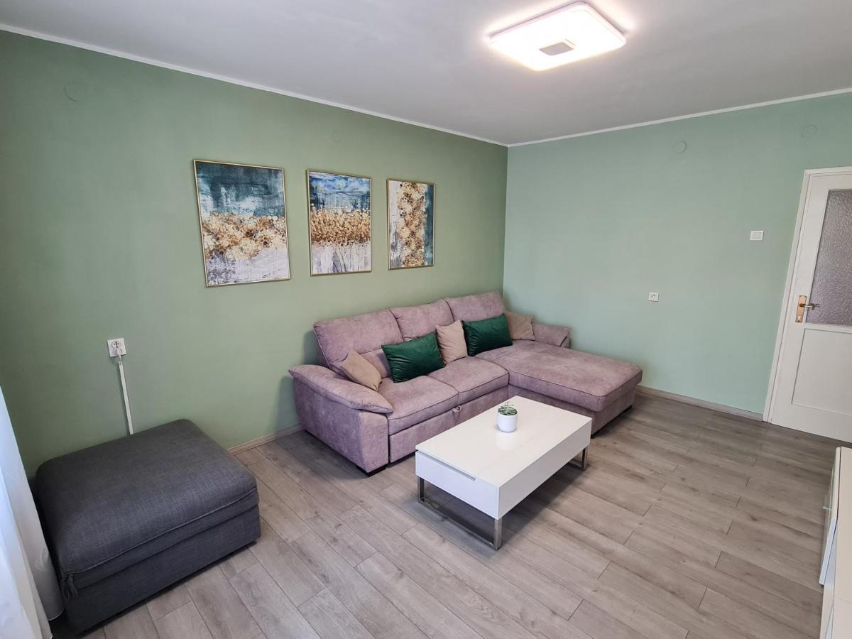 M & M Apartment Pula Exterior photo